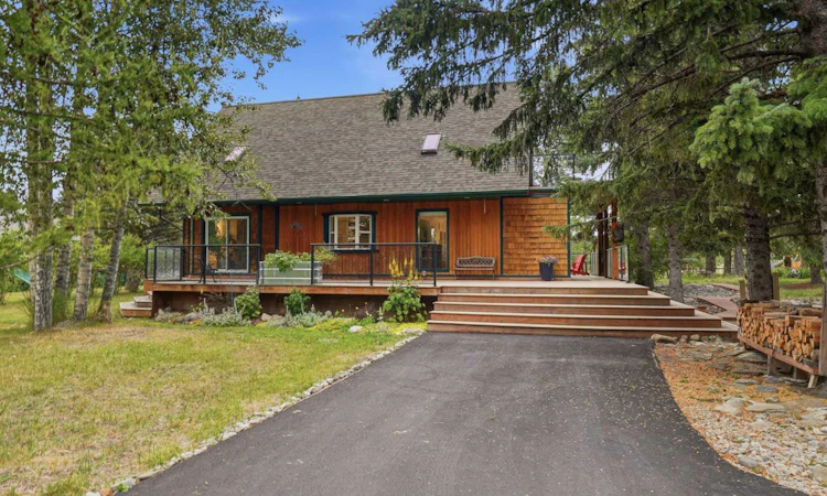 725 Calkins Place