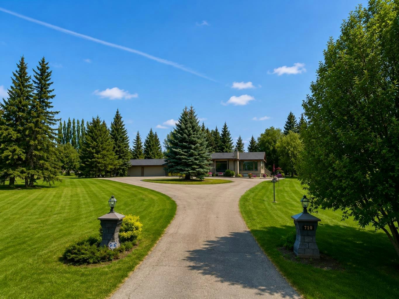 710 Bearspaw Village Drive, Rural Rocky View County, AB, T3L 2P3