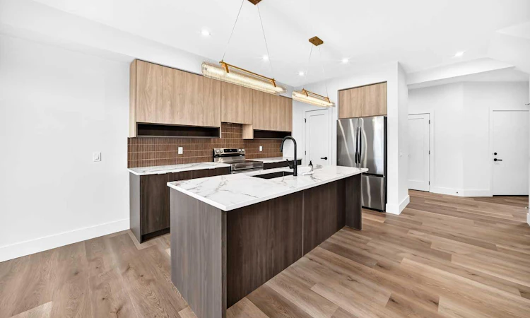 401 Clydesdale Avenue