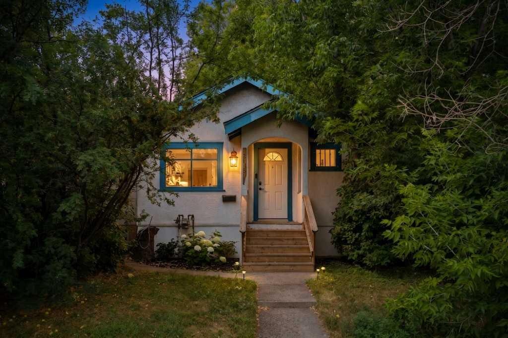 2115 14 Street SW, Calgary, AB, T2T 3T2