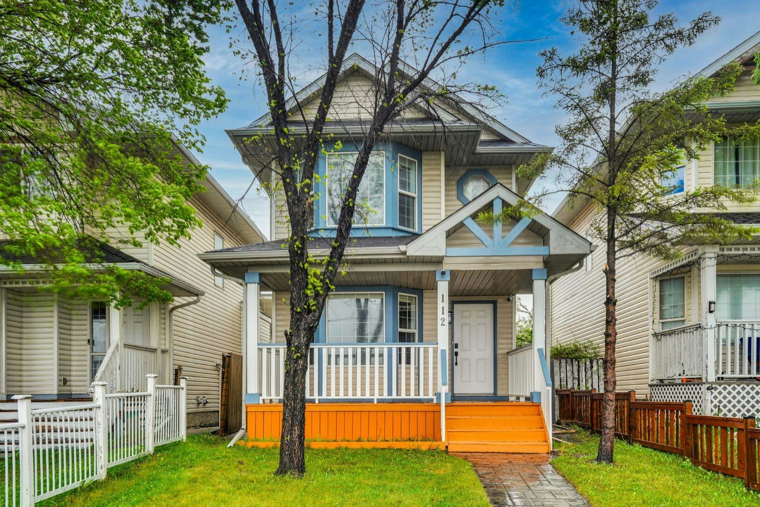 112 Martinglen Close W, Calgary, AB, T3J 3N1