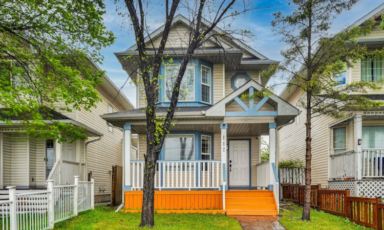 112 Martinglen Close W