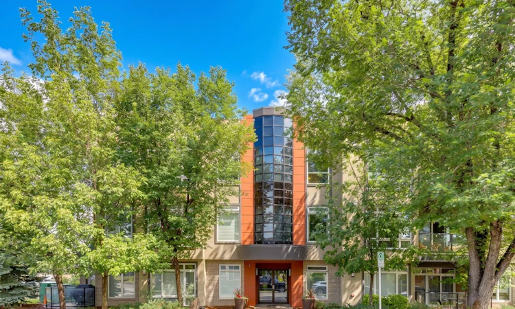 204-540 34 Street NW