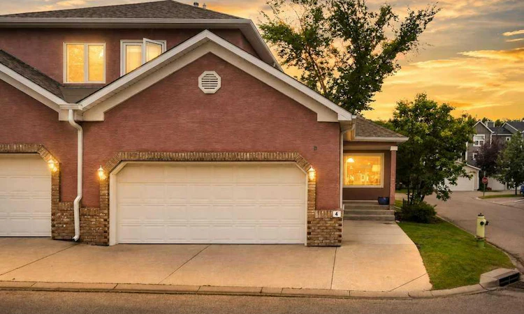 4 Inglewood Landing SE