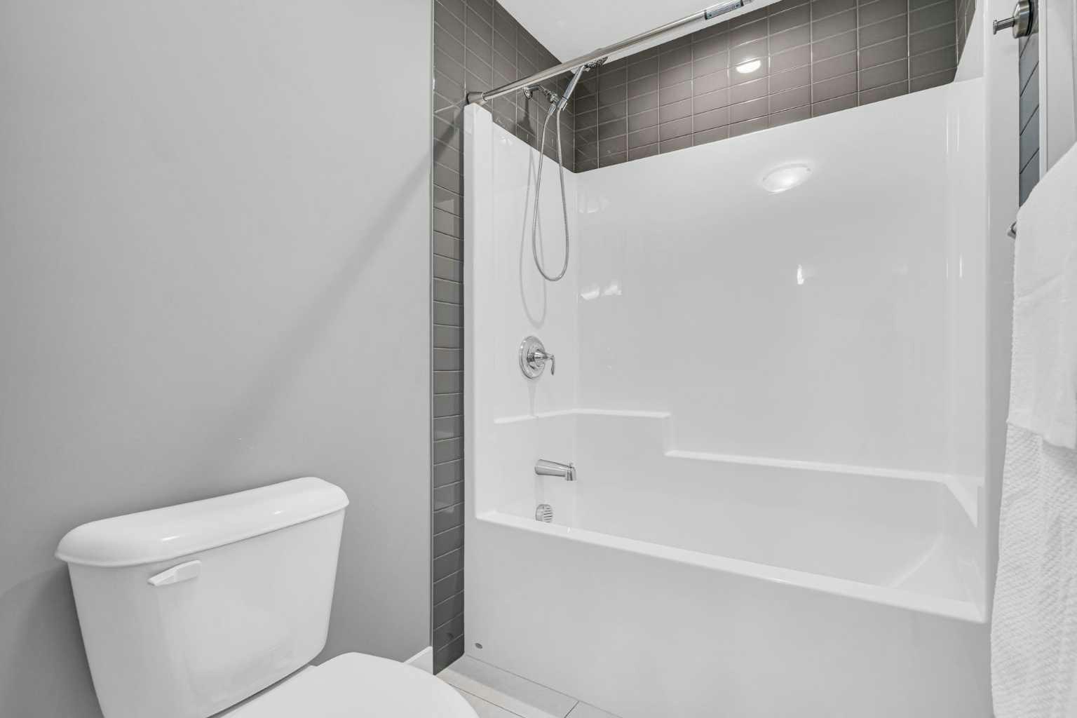49 Creekside Avenue SW, Calgary, AB, T2X 4A9 - 33