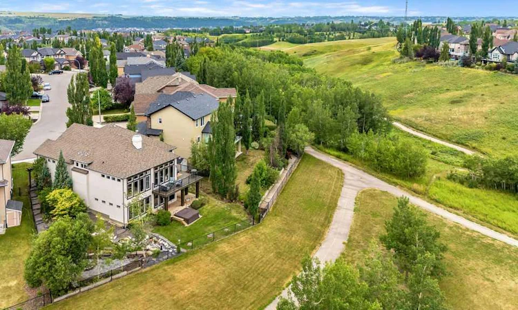 22 Tuscany Estates Crescent NW