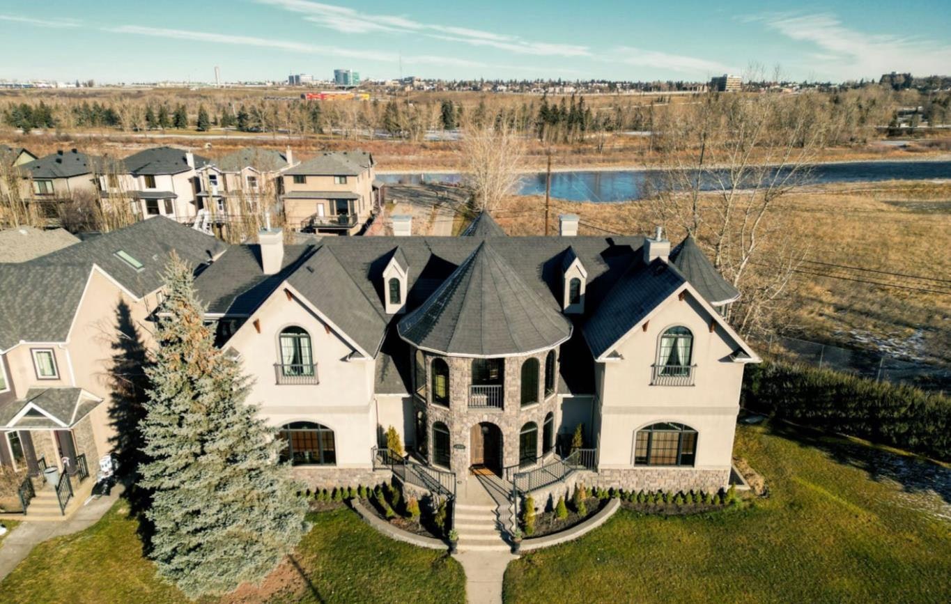 2248 9 Avenue SE, Calgary, AB, T2G 5P7