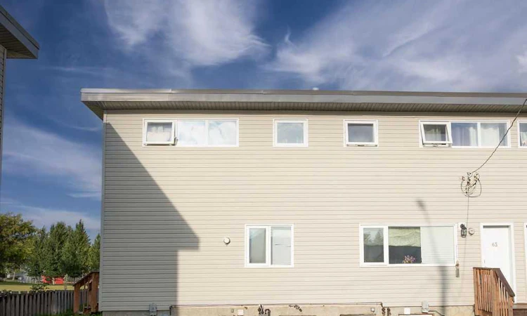 63-305 5 Street