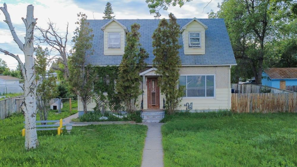 1218 13 Street N, Lethbridge, AB, T1H 2T6