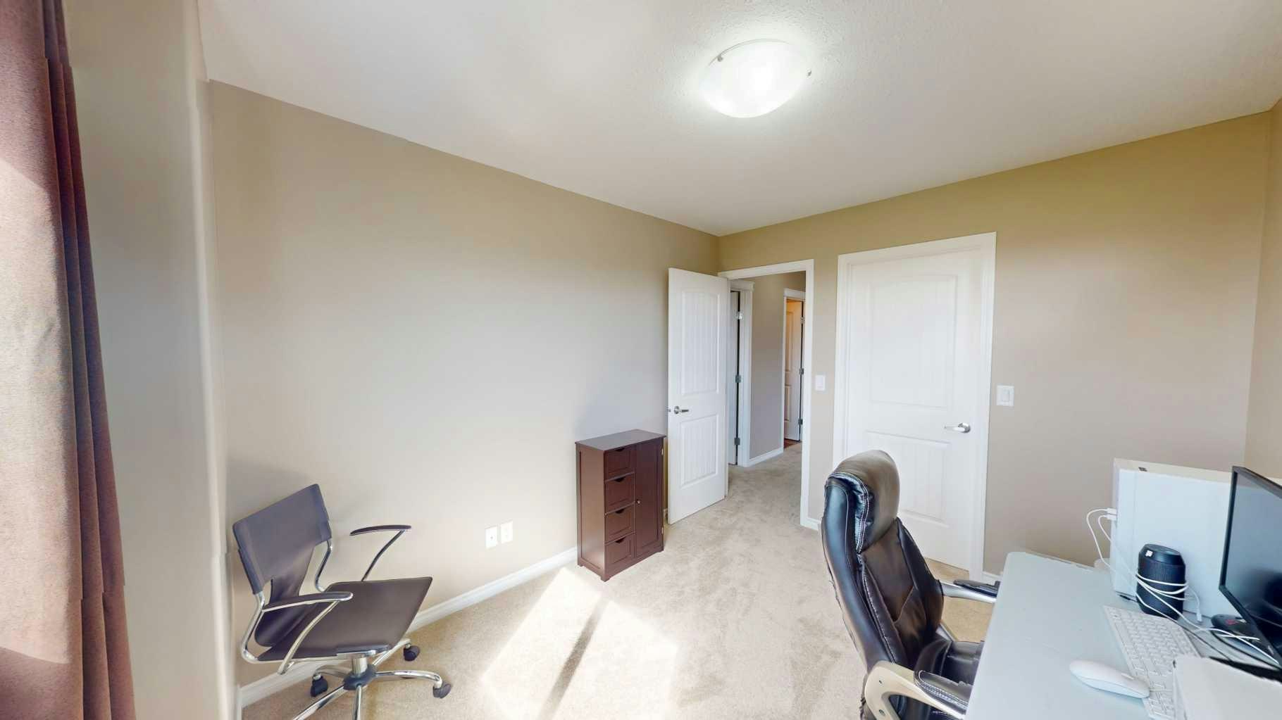 10250 85a Street, Grande Prairie, AB, T8X 0K2 - 10