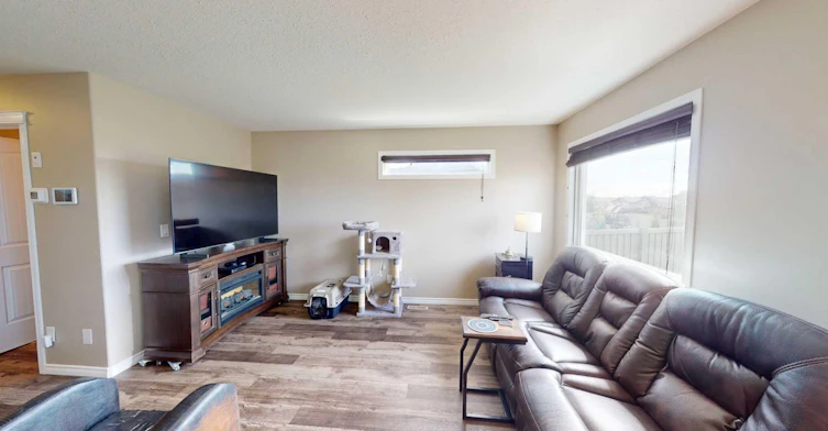 10250 85a Street, Grande Prairie, AB, T8X 0K2 - 5
