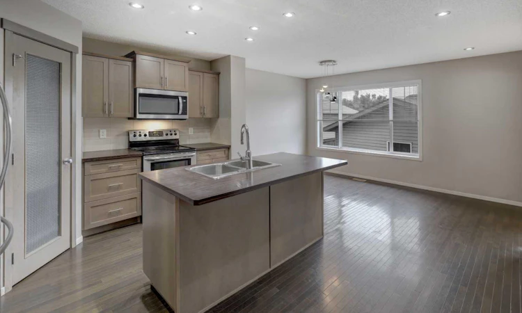 36 Copperstone Court SE