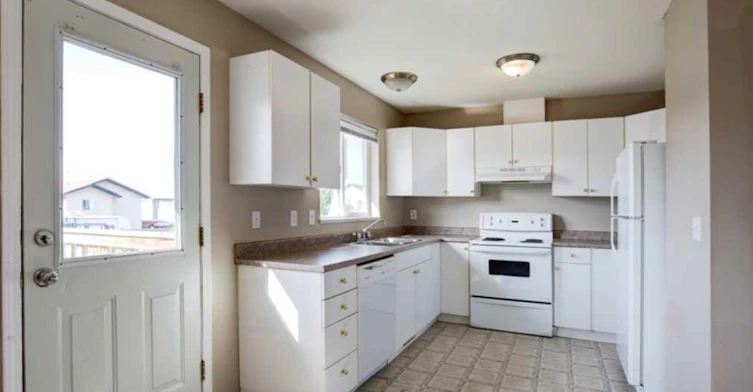 9401 129 Avenue, Grande Prairie, AB, T8X 1R3 - 2