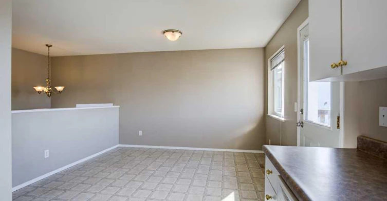9401 129 Avenue, Grande Prairie, AB, T8X 1R3 - 4