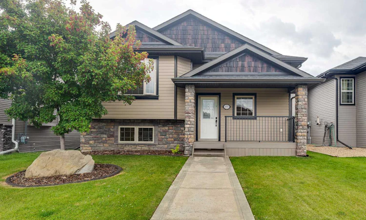 49 Castella Crescent