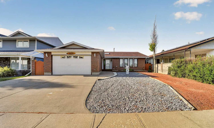 3606 Spruce Drive S