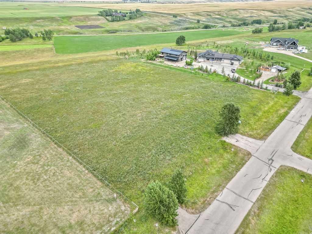 121028 272 Avenue E, Foothills County, AB, T1S 4M4