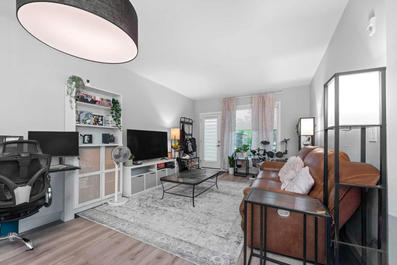 105-150 Shawnee Square SW, Calgary, AB, T2Y 0T6 - 8