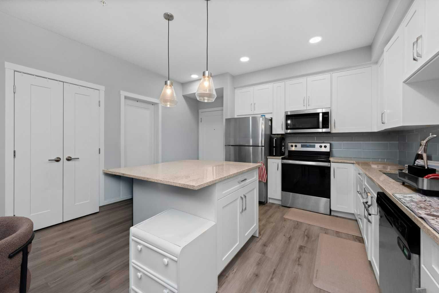 105-150 Shawnee Square SW, Calgary, AB, T2Y 0T6 - 16