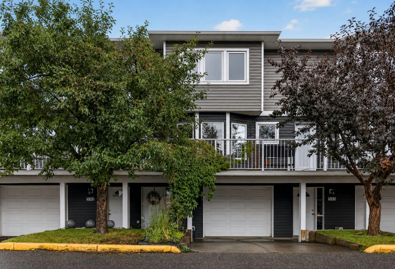 592 Regal Park NE, Calgary, AB, T2E 0S6