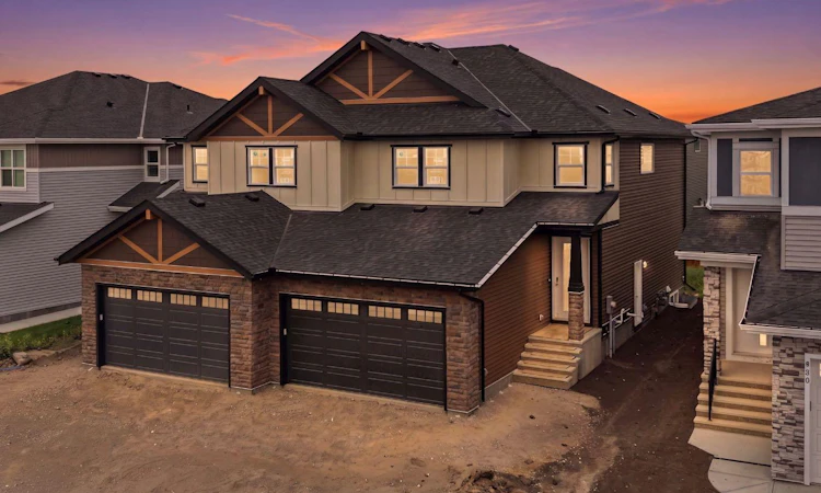 435 Kinniburgh Loop