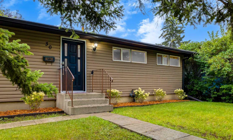 30 Hutton Place SW