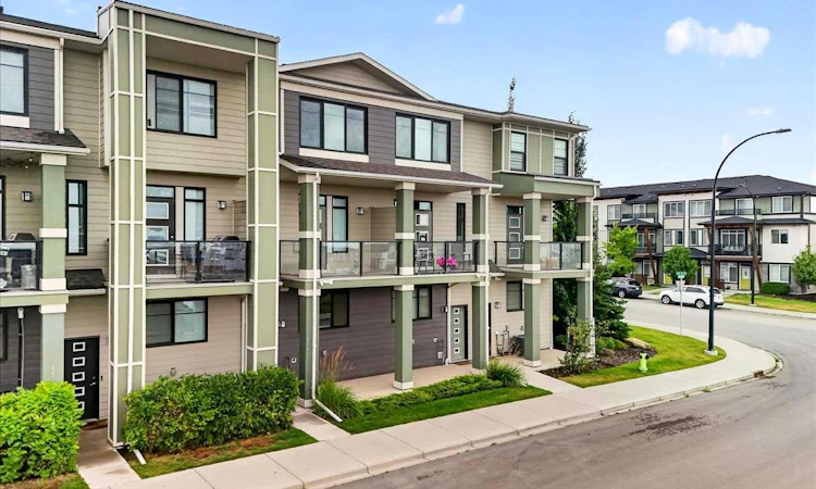 154 Seton Passage SE