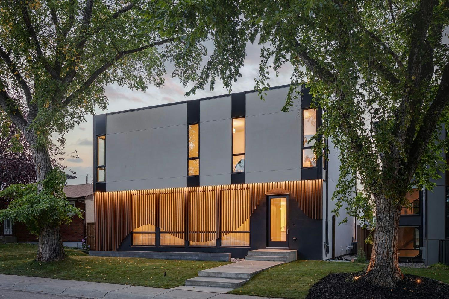 14 Lissington Drive SW, Calgary, AB, T3E 5E1