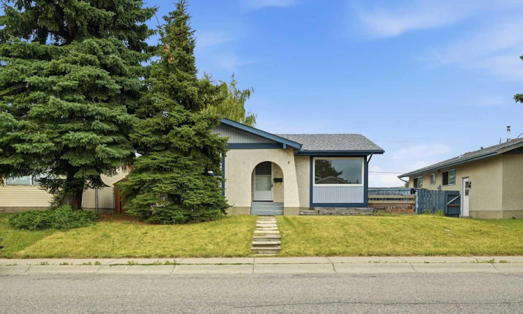 1211 Maitland Drive NE
