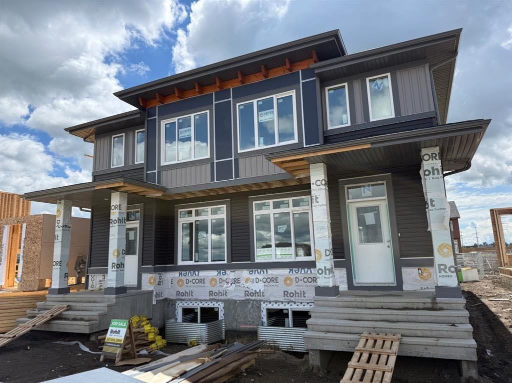 704 Sora Boulevard SE, Calgary, AB, T3S 0M1