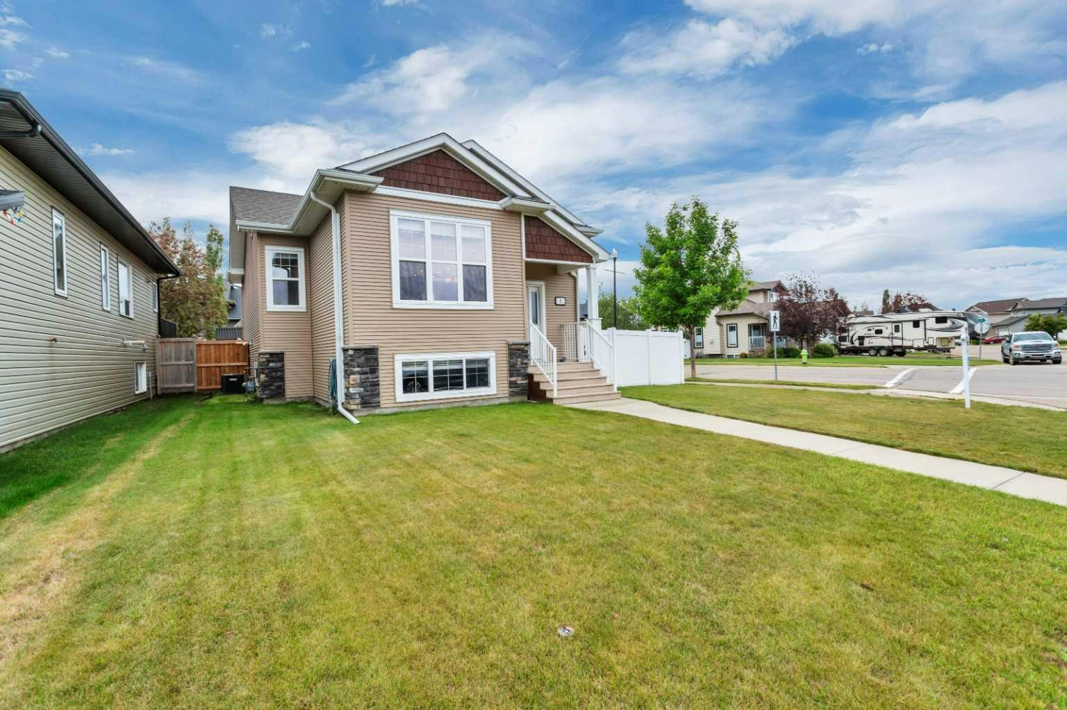 2 Rogers Road, Sylvan Lake, AB, T4S 0J8
