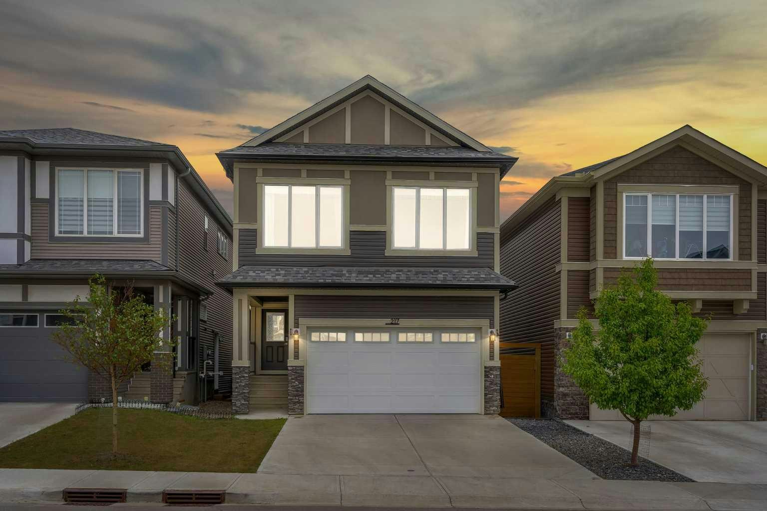 217 Lucas Crescent NW, Calgary, AB, T3P 1M8