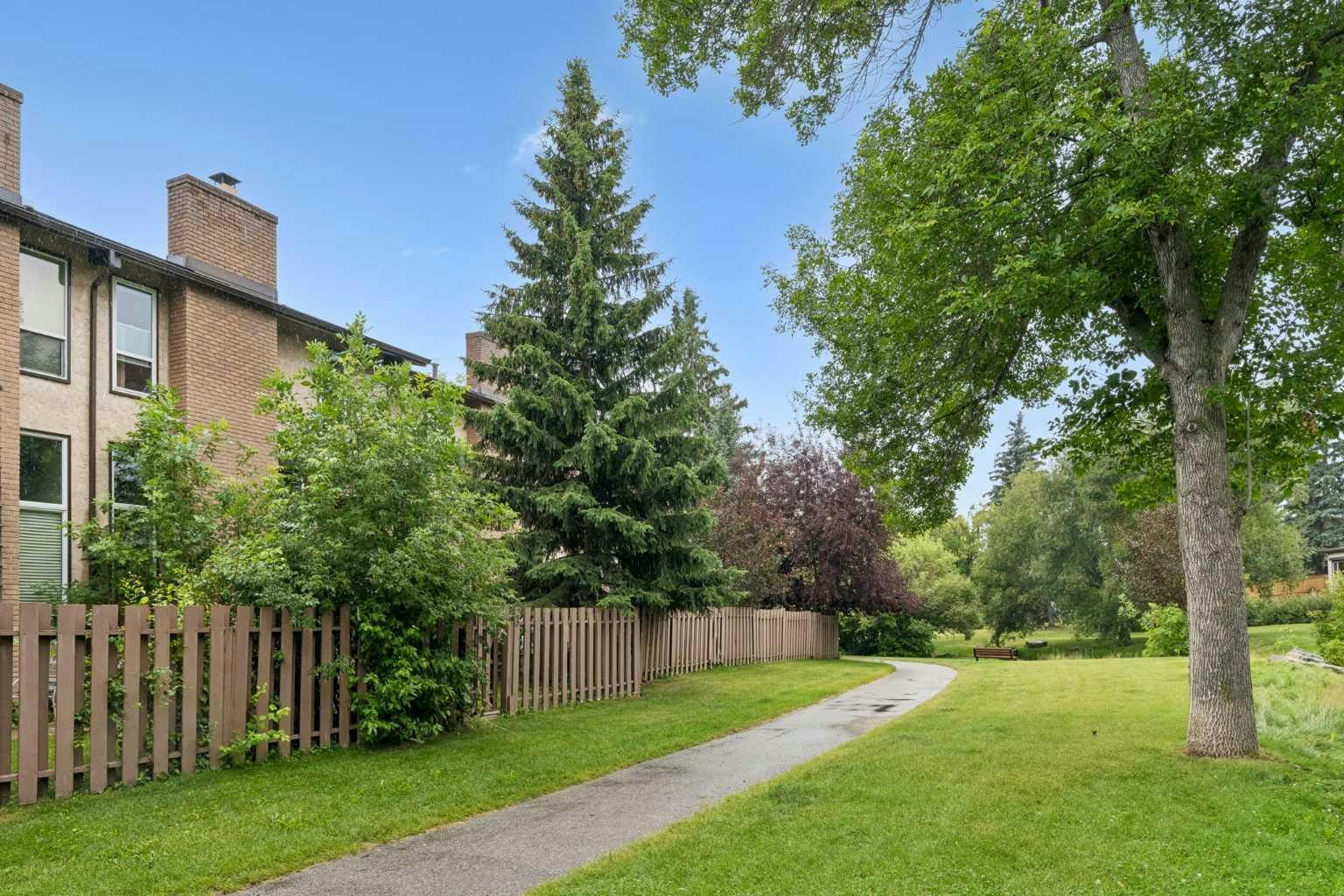 25-1011 Canterbury Drive SW, Calgary, AB, T2W 2S8