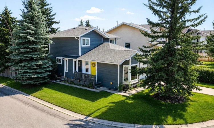 83 Millrise Crescent SW
