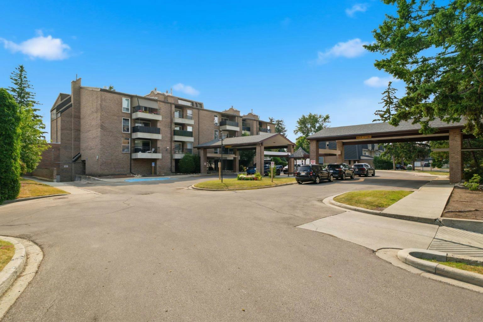 2305-202 Braeglen Close SW, Calgary, AB, T2W 2B1