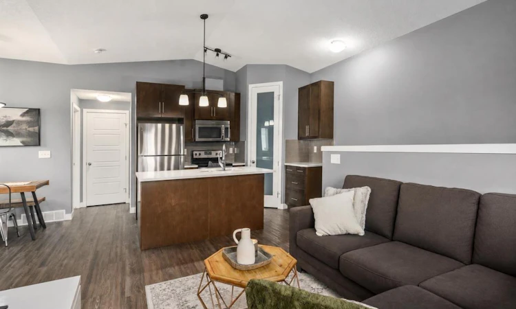 1324-2461 Baysprings Link SW
