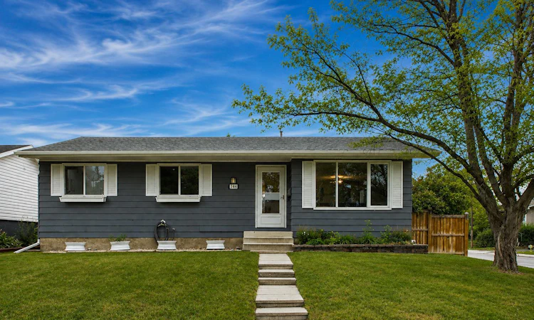 344 Queen Charlotte Road SE