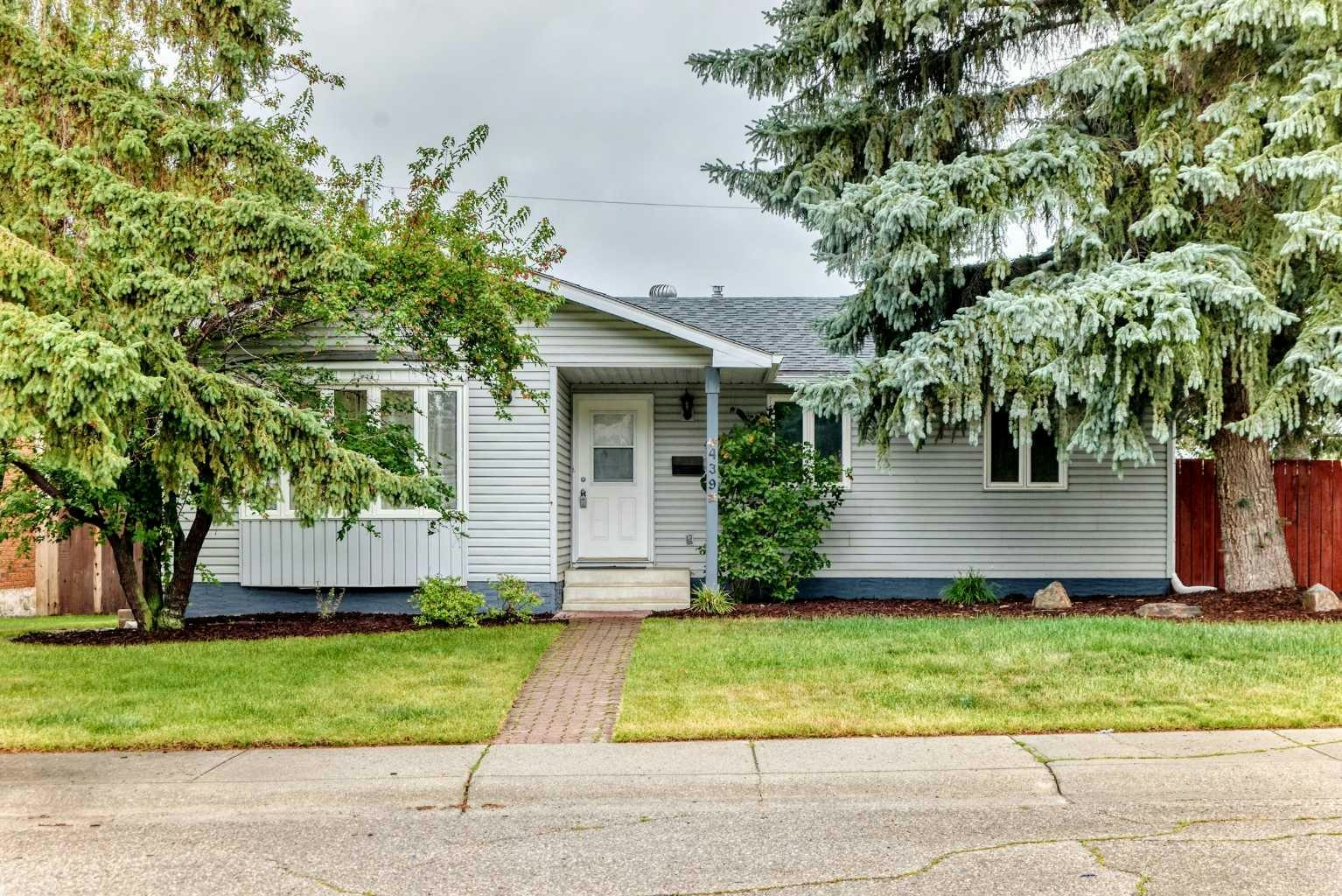439 Queen Charlotte Drive SE, Calgary, AB, T2J 4H2