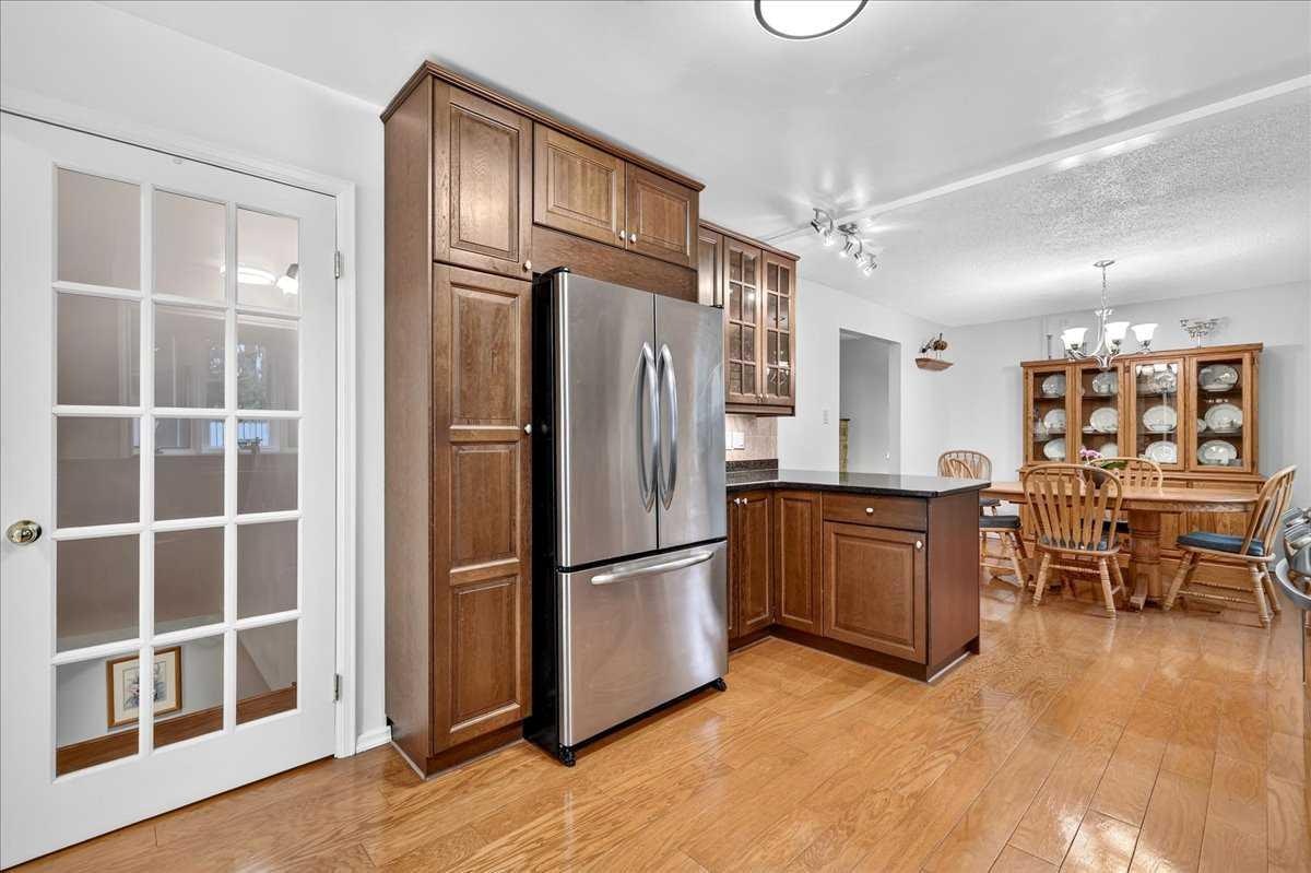 1707 107 Avenue SW, Calgary, AB, T2W 0C3 - 10