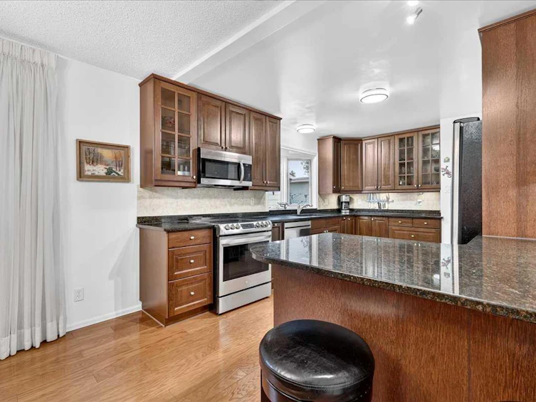 1707 107 Avenue SW, Calgary, AB, T2W 0C3 - 12