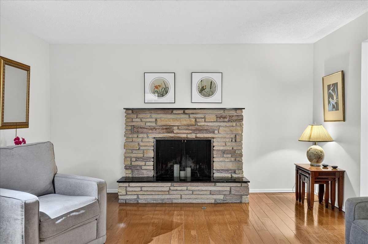 1707 107 Avenue SW, Calgary, AB, T2W 0C3 - 8
