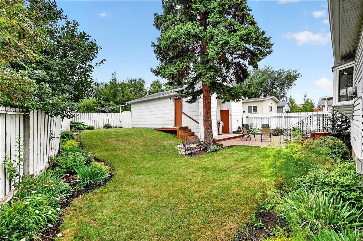1707 107 Avenue SW, Calgary, AB, T2W 0C3 - 41