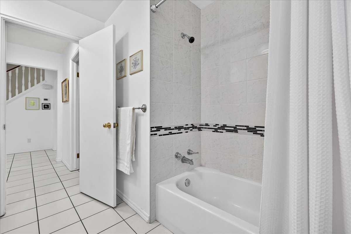 1707 107 Avenue SW, Calgary, AB, T2W 0C3 - 23