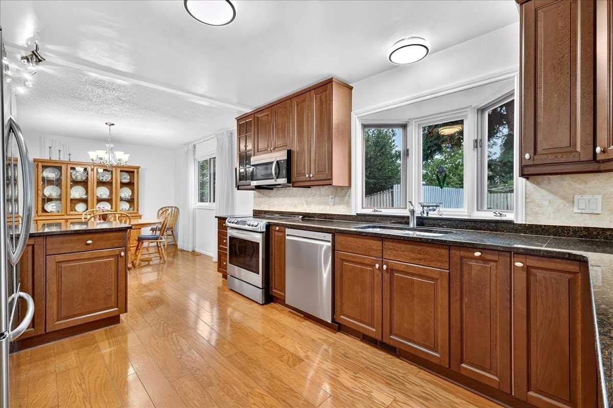 1707 107 Avenue SW, Calgary, AB, T2W 0C3 - 9