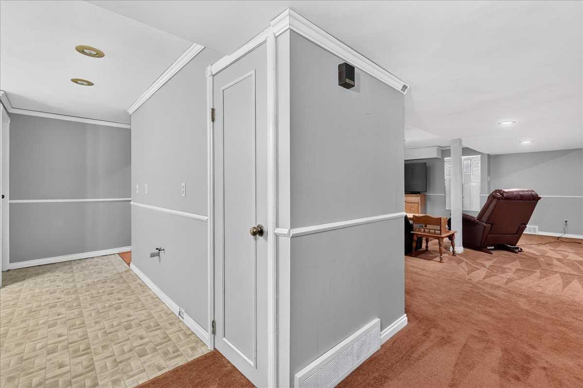 1707 107 Avenue SW, Calgary, AB, T2W 0C3 - 36