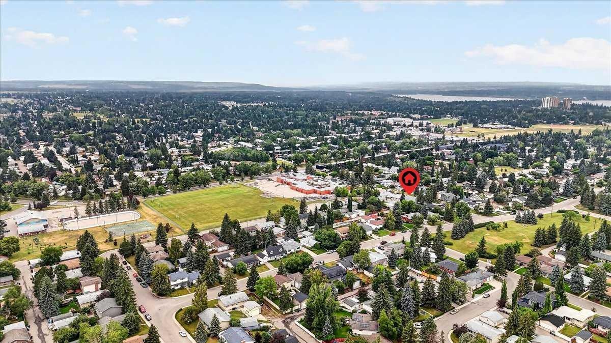 1707 107 Avenue SW, Calgary, AB, T2W 0C3 - 48