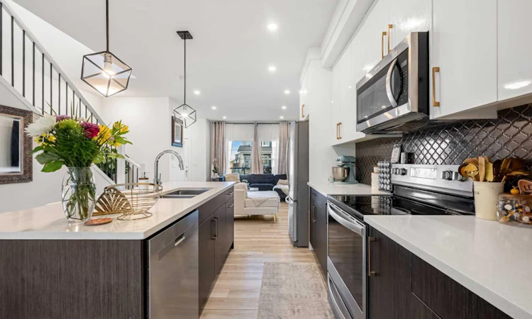 262 Midgrove Mews SW