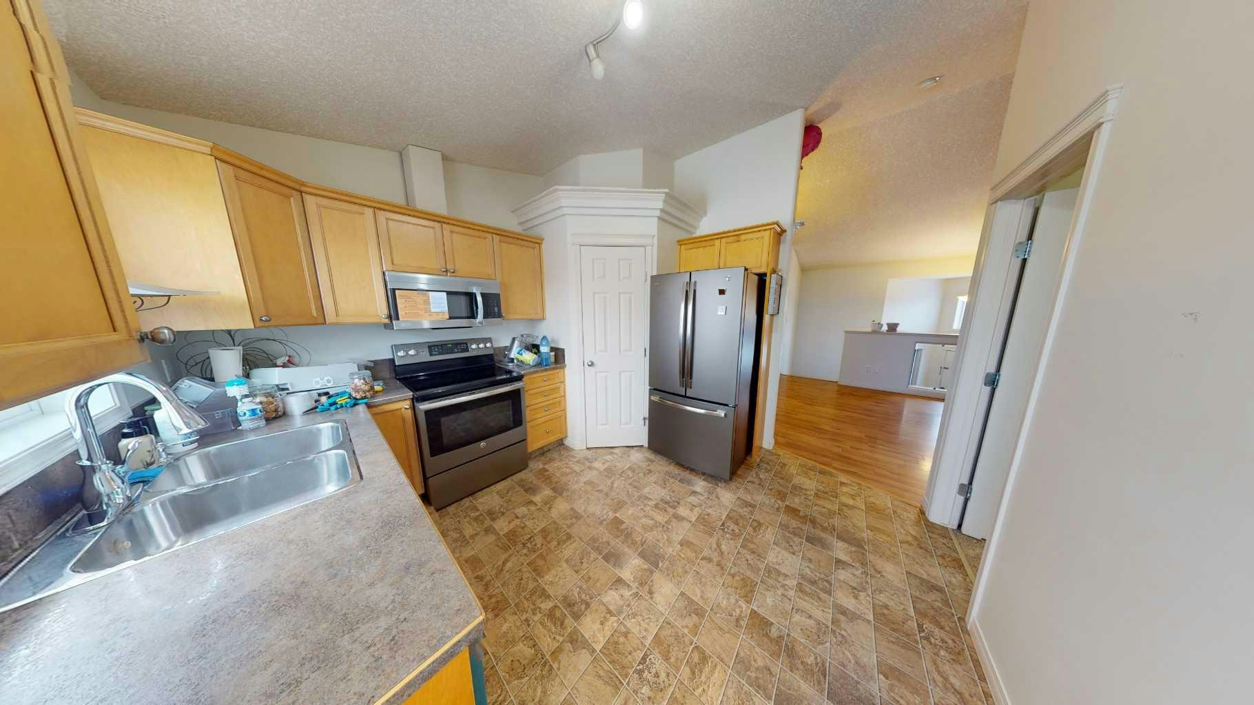 11227 69 Avenue, Grande Prairie, AB, T8W 0G1 - 5