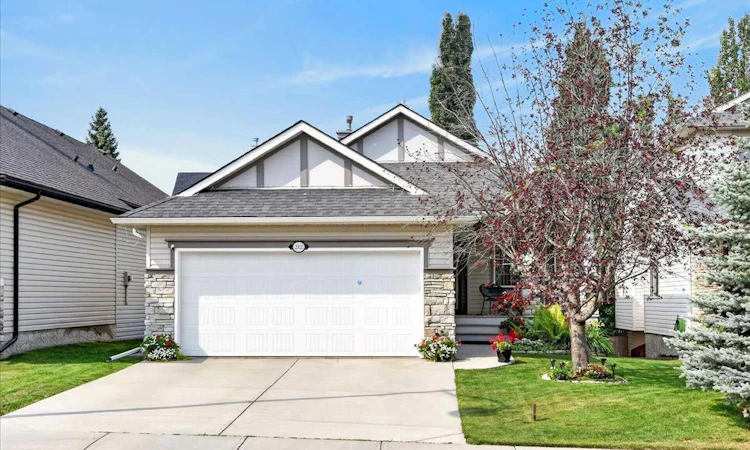 212 Cresthaven Place SW