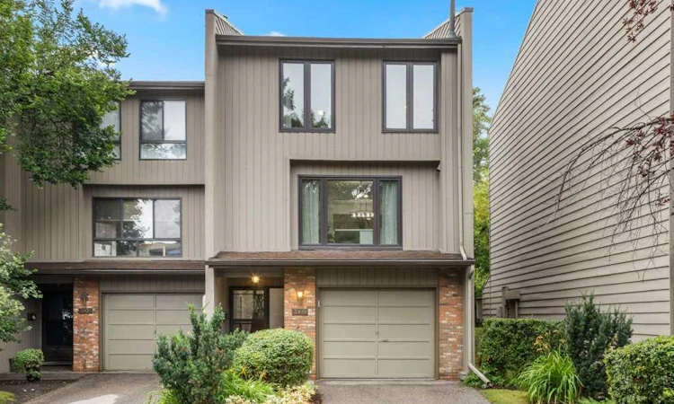 3909 Point Mckay Road NW